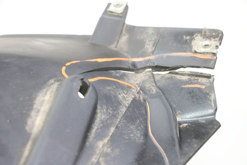 photo de FLANC LATERAL AVANT DROIT QUADRO 4 4D 350 (2015 - 2018) - Zoom état d’usage