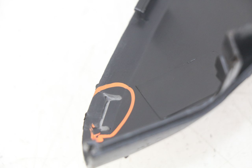 photo de FLANC LATERAL AVANT DROIT KYMCO AGILITY 16+ 4T 50 (2018 - 2023) - Gros plan technique