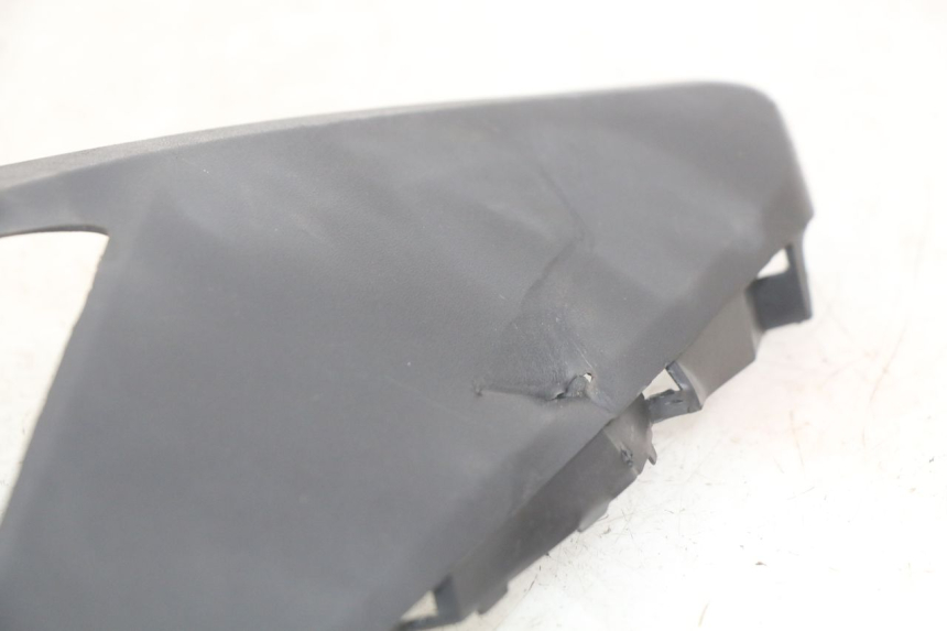 photo de FLANC LATERAL AVANT DROIT KYMCO AGILITY 16+ 4T 50 (2018 - 2023) - Pièce contrôlée