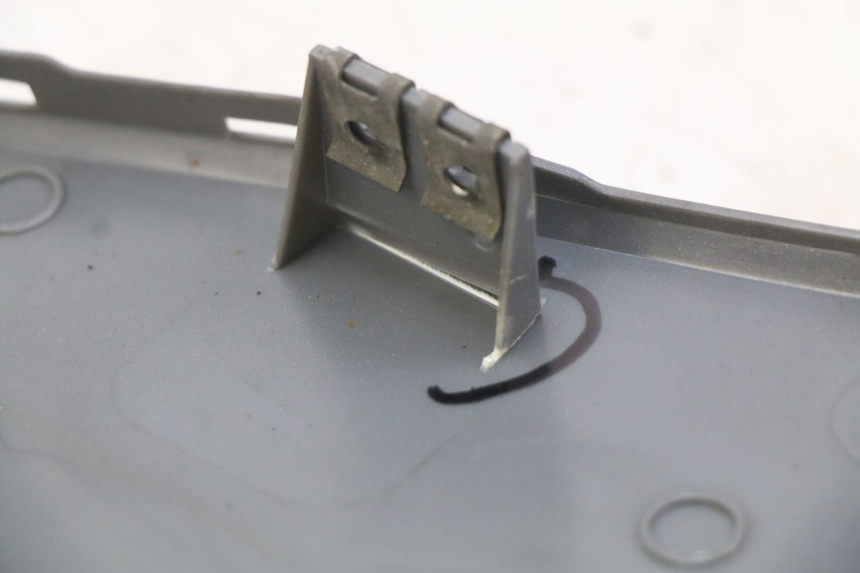 photo de FLANC LATERAL AVANT DROIT ECCITY ARTELEC 670 1 (2013 - 2017) - Détail de la pièce