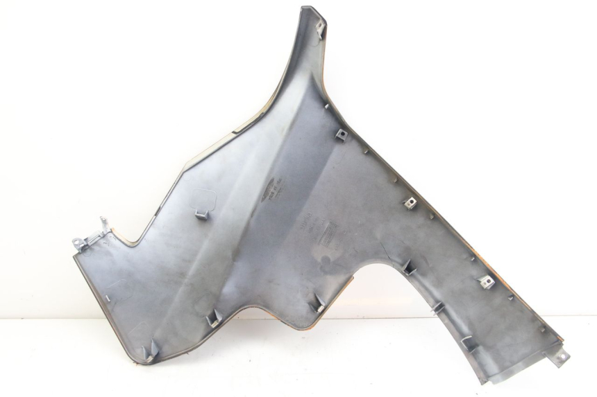 photo de FLANC LATERAL AVANT DROIT APRILIA ATLANTIC 500 (2002 - 2003) - Détail de la pièce