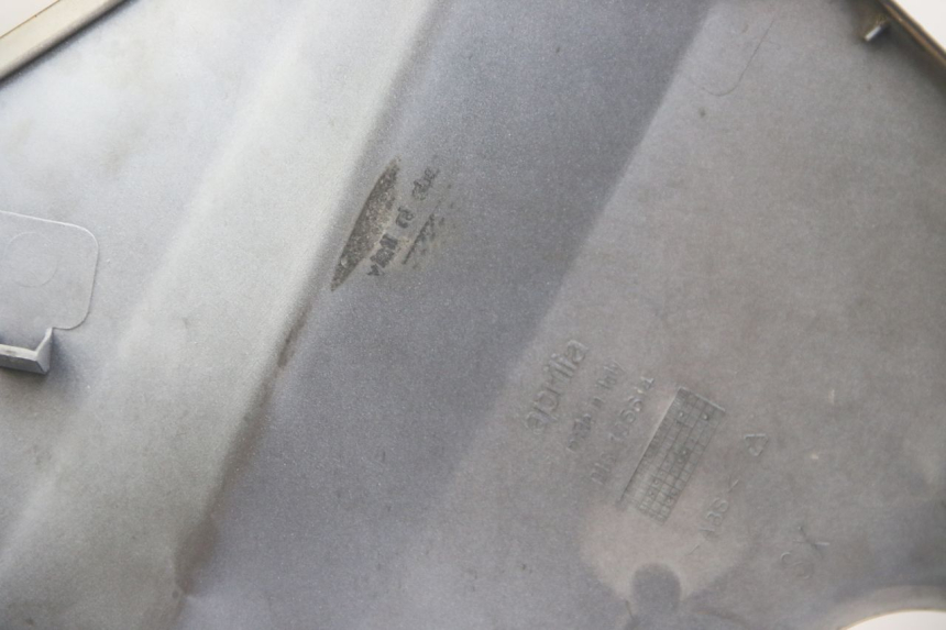 photo de FLANC LATERAL AVANT DROIT APRILIA ATLANTIC 500 (2002 - 2003) - Zoom composants