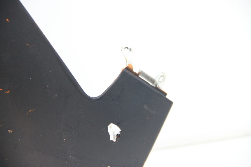 photo de FLANC LATERAL AVANT DROIT APRILIA ATLANTIC 500 (2002 - 2003) - Gros plan technique