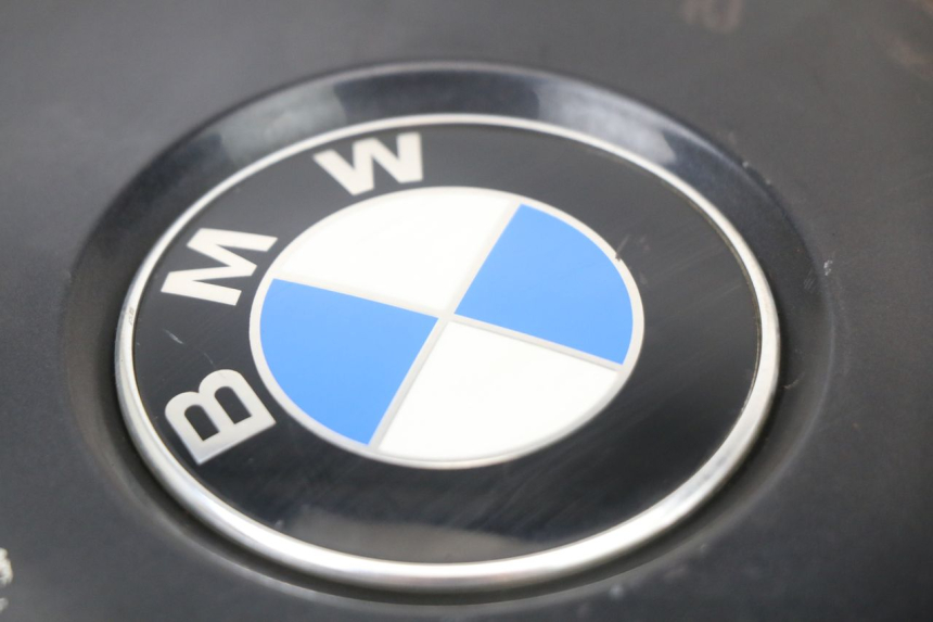 photo de FLANC LATERAL AVANT DROIT BMW C1 125 (2000 - 2003) - Gros plan technique