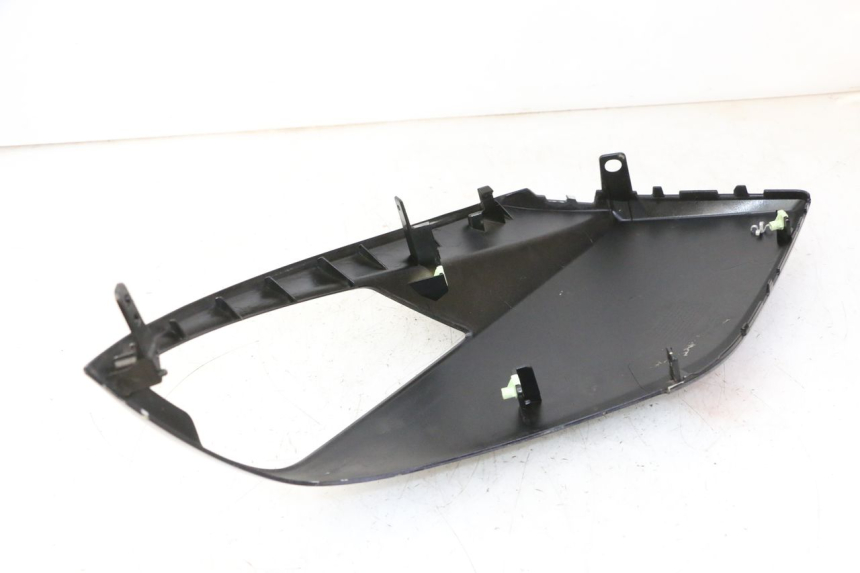 photo de FLANC LATERAL AVANT DROIT PEUGEOT CITYSTAR 50 (2013 - 2017) - Zoom état d’usage