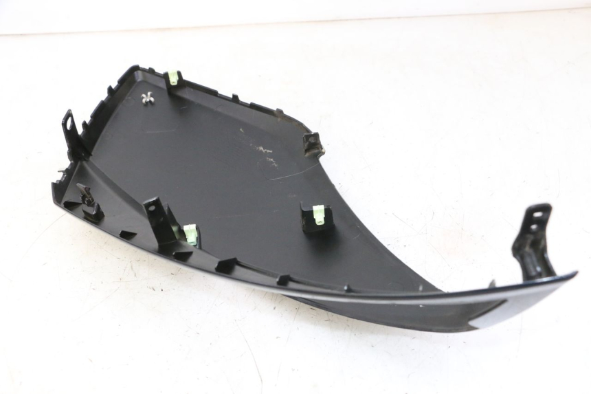 photo de FLANC LATERAL AVANT DROIT PEUGEOT CITYSTAR 50 (2013 - 2017) - Gros plan technique