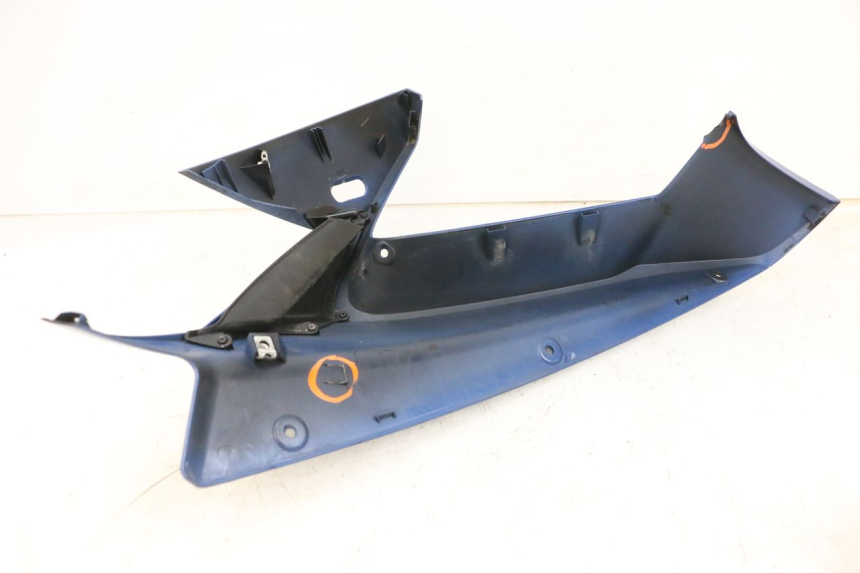 photo de FLANC LATERAL AVANT DROIT YAMAHA FJR ABS 1300 (2006 - 2012) - Points de fixation