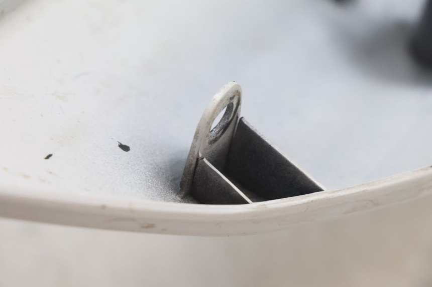 photo de FLANC LATERAL AVANT DROIT YAMAHA FZ8 800 (2010 - 2016) - Détails caractéristiques