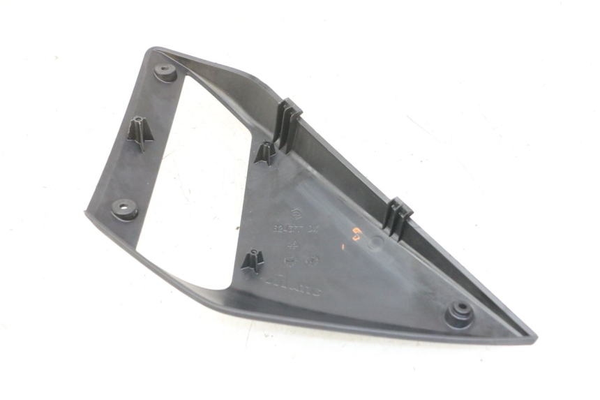 photo de FLANC LATERAL AVANT DROIT GILERA NEXUS 300 (2008 - 2013) - Zoom état d’usage