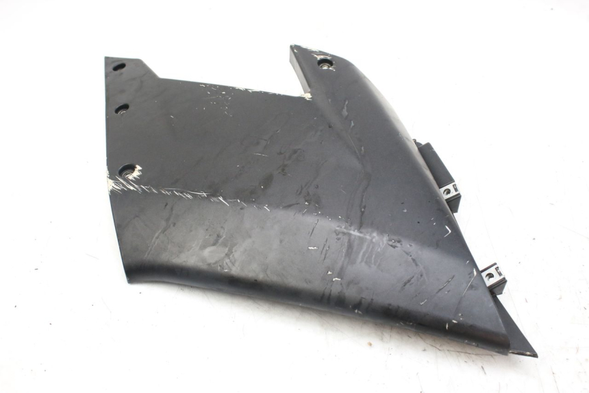 photo de FLANC LATERAL AVANT DROIT DERBI GPR 50 (2004 - 2009) - Points de fixation