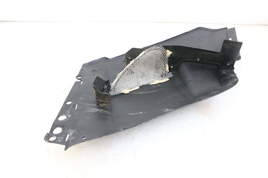 photo de FLANC LATERAL AVANT DROIT KAWASAKI GPZ RX 1000 (1986 - 1988) - Gros plan technique