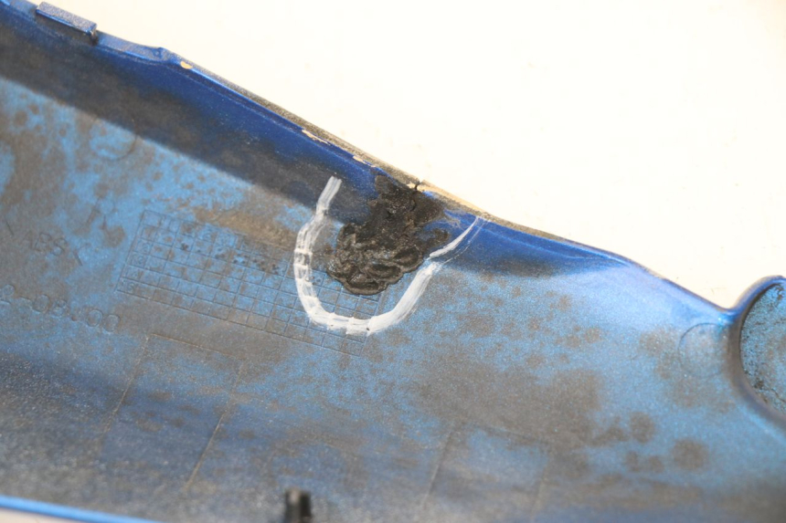 photo de FLANC LATERAL AVANT DROIT SUZUKI GSR 750 (2011 - 2017) - Détails caractéristiques