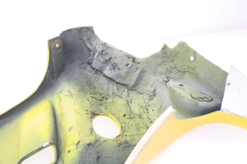 photo de FLANC LATERAL AVANT DROIT SUZUKI GSXF GSX F 600 (1988 - 1997) - Zoom état d’usage