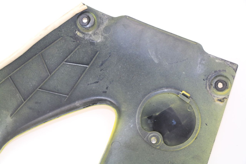 photo de FLANC LATERAL AVANT DROIT SUZUKI GSXF GSX F 600 (1988 - 1997) - Pièce contrôlée