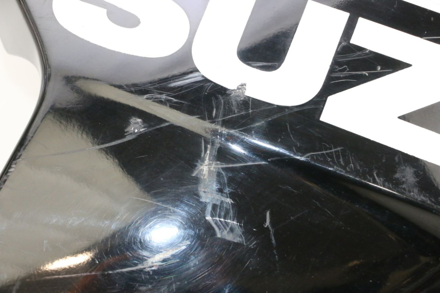 photo de FLANC LATERAL AVANT DROIT SUZUKI GSXR GSX-R 1000 (2003 - 2004) - Gros plan technique