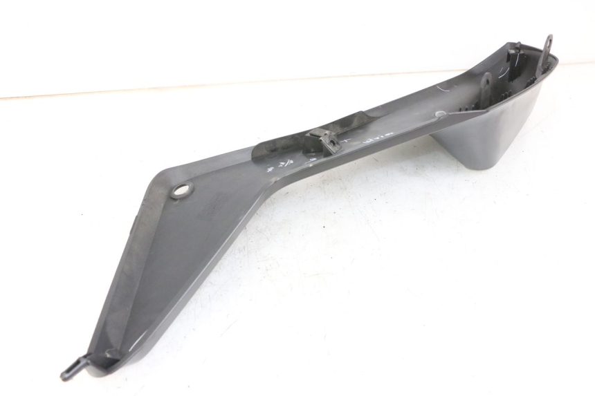 photo de FLANC LATERAL AVANT DROIT HUSQVARNA SVARTPILEN 401 (2018 - 2023) - Détail de la pièce