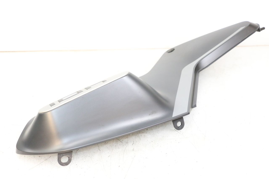 photo de FLANC LATERAL AVANT DROIT HUSQVARNA SVARTPILEN 401 (2018 - 2023) - Points de fixation