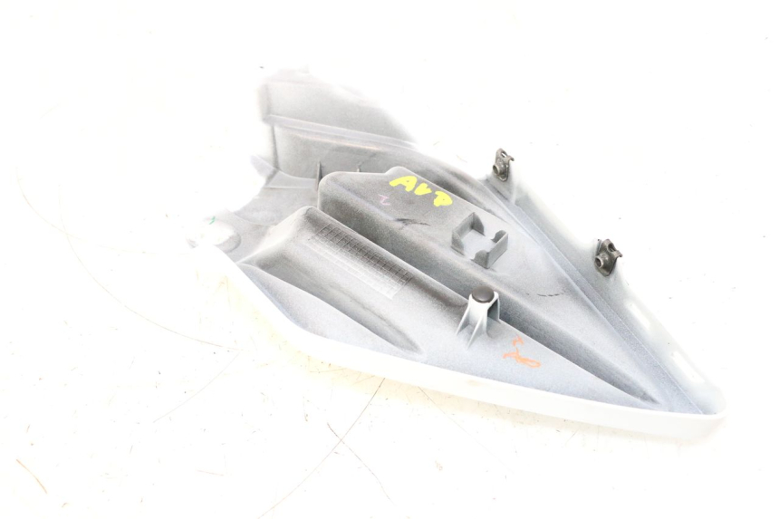 photo de FLANC LATERAL AVANT DROIT INFERIEUR YAMAHA FZ8 800 (2010 - 2016) - Zoom état d’usage