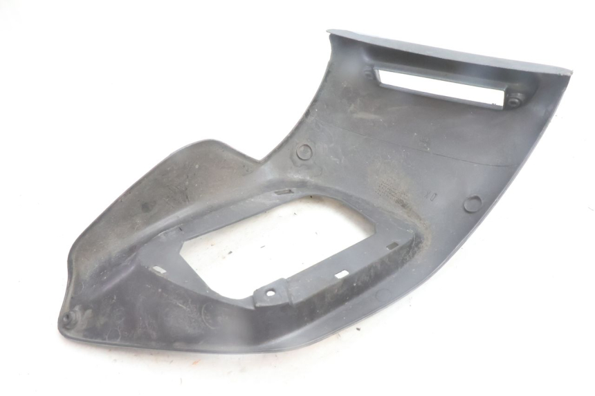 photo de FLANC LATERAL AVANT DROIT INFERIEUR GILERA RUNNER SP 50 (2002 - 2004) - Marquages et références