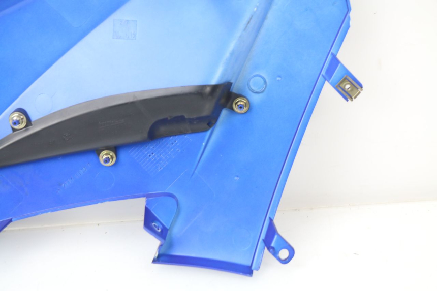 photo de FLANC LATERAL AVANT DROIT PEUGEOT JET FORCE CARBU 50 (2003 - 2016) - Vue d’ensemble