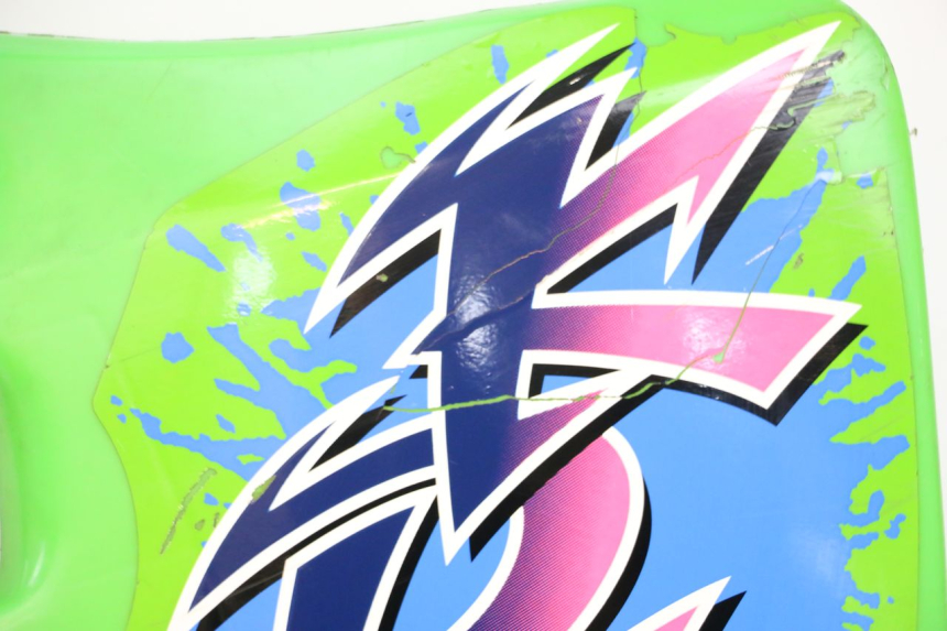 photo de FLANC LATERAL AVANT DROIT KAWASAKI KDX 125 (1990 - 1991) - Points de fixation