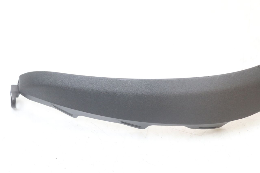 photo de FLANC LATERAL AVANT DROIT PIAGGIO MP3 HPE 350 (2018 - 2020) - Détail de la pièce