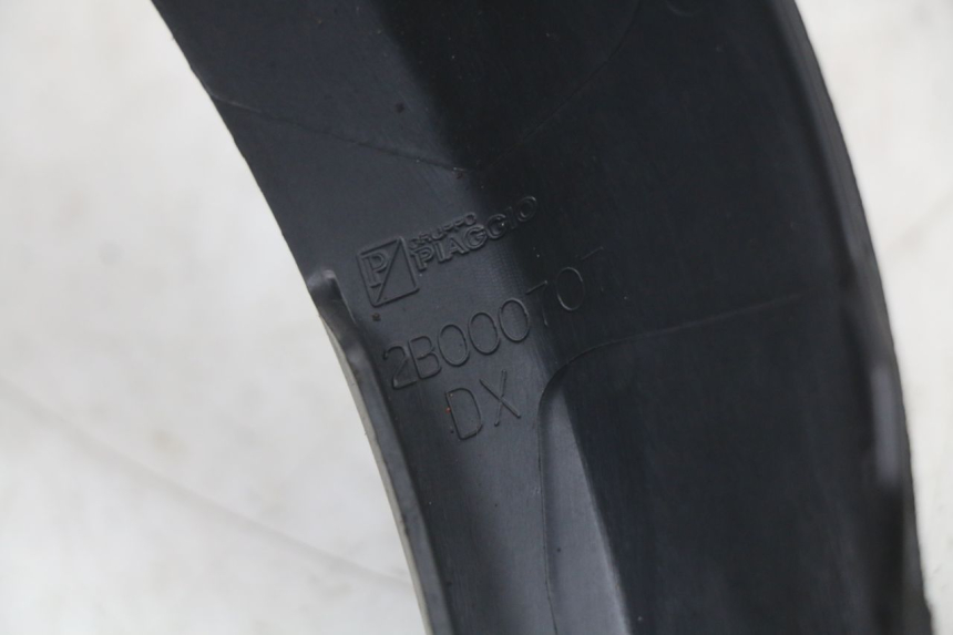 photo de FLANC LATERAL AVANT DROIT PIAGGIO MP3 HPE 350 (2018 - 2020) - Pièce contrôlée