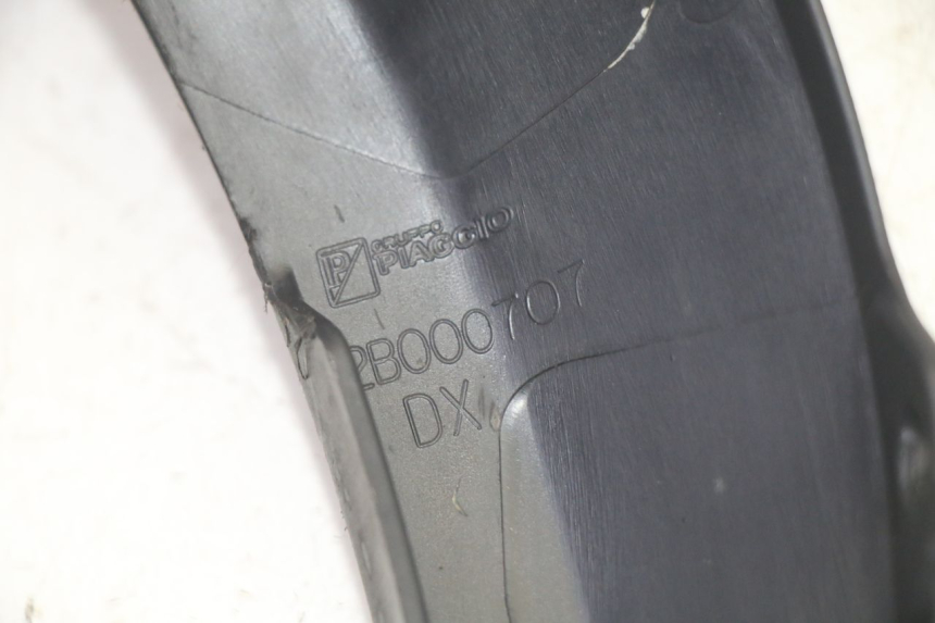 photo de FLANC LATERAL AVANT DROIT PIAGGIO MP3 HPE 350 (2018 - 2020) - Vue d’ensemble