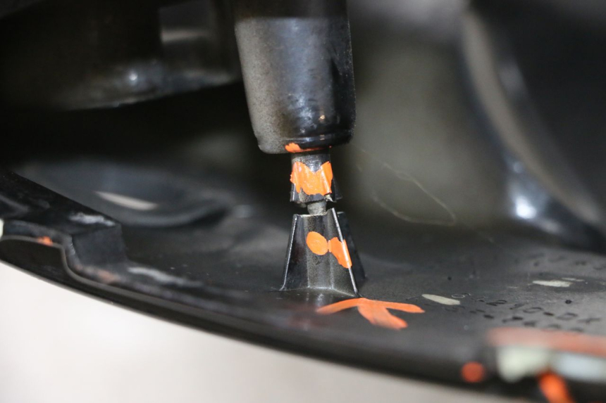 photo de FLANC LATERAL AVANT DROIT HONDA NSR R 125 (1994 - 2003) - Autre angle de vue