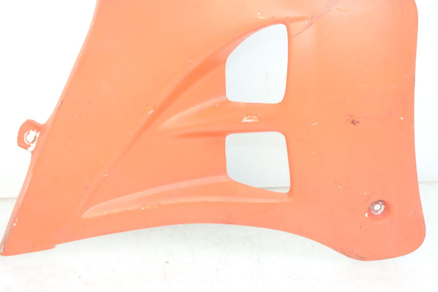 photo de FLANC LATERAL AVANT DROIT GILERA RK 50 (1996 - 1999) - Détail de la pièce