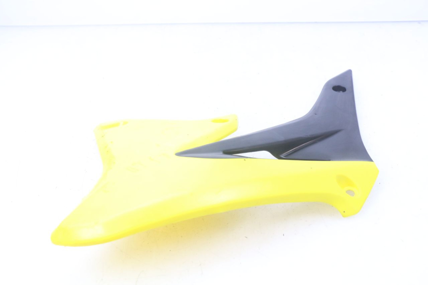 photo de FLANC LATERAL AVANT DROIT SUZUKI RM-Z RMZ 250 (2010 - 2016) - Gros plan technique