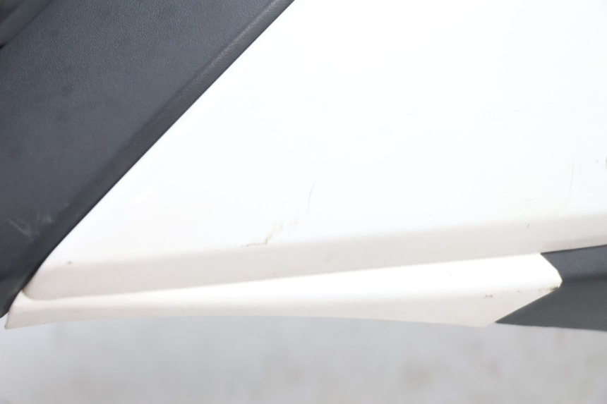 photo de FLANC LATERAL AVANT DROIT YAMASAKI ROADSTER 50 (2013 - 2018) - Zoom état d’usage
