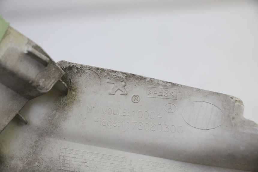 photo de FLANC LATERAL AVANT DROIT PEUGEOT SATELIS 125 (2010 - 2012) - Pièce contrôlée