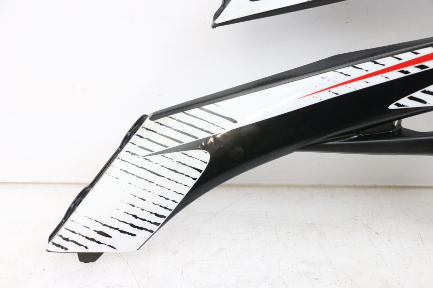 photo de FLANC LATERAL AVANT DROIT SHERCO SM-R 50 (2013 - 2017) - Points de fixation