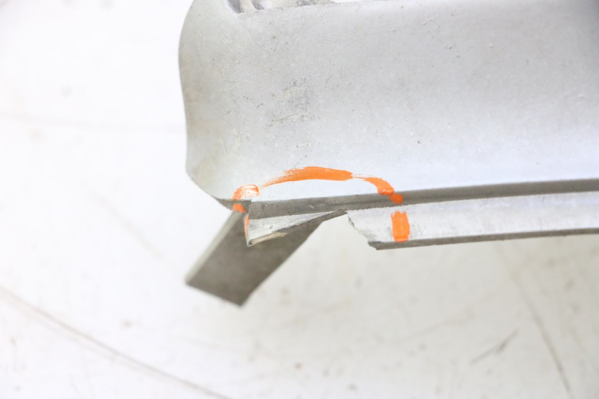 photo de FLANC LATERAL AVANT DROIT PEUGEOT SPEEDFIGHT LC 50 (1996 - 2002) - Points de fixation