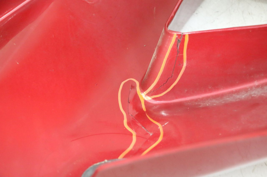 photo de FLANC LATERAL AVANT DROIT TRIUMPH SPRINT 900 (1995 - 1998) - Zoom état d’usage