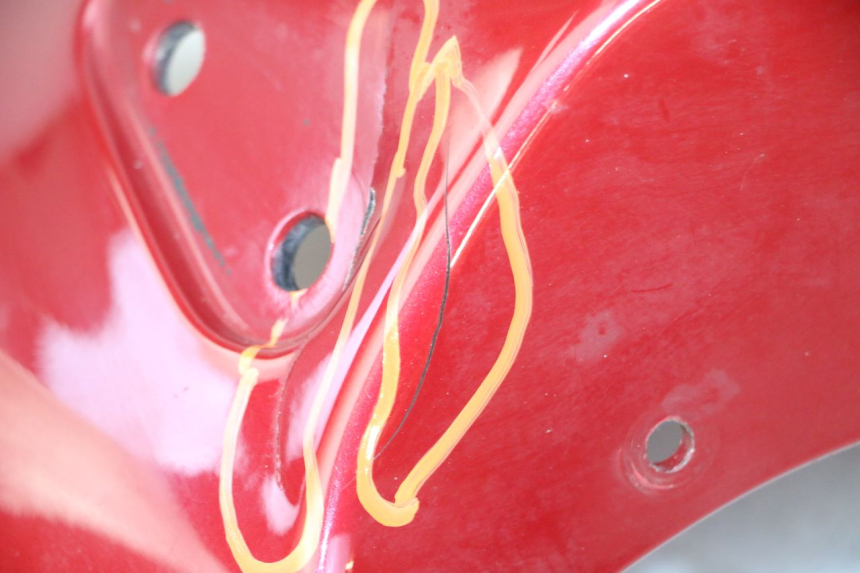 photo de FLANC LATERAL AVANT DROIT TRIUMPH SPRINT 900 (1995 - 1998) - Marquages et références