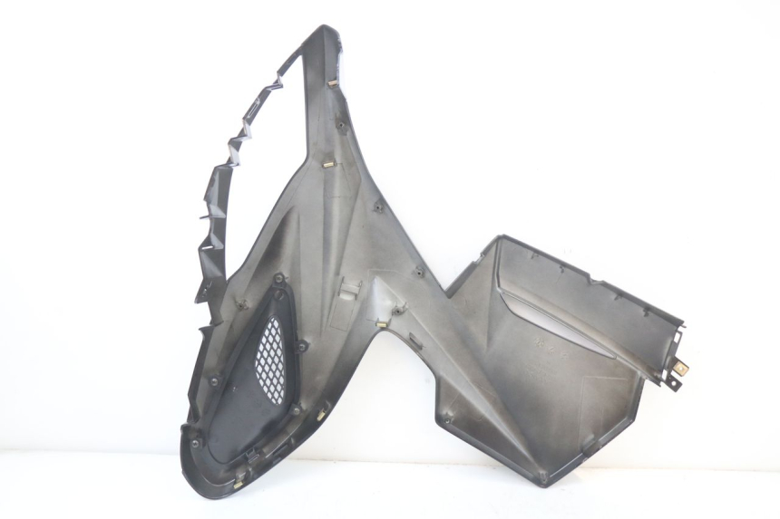 photo de FLANC LATERAL AVANT DROIT KYMCO SUPER 8 125 (2008 - 2015) - Gros plan technique