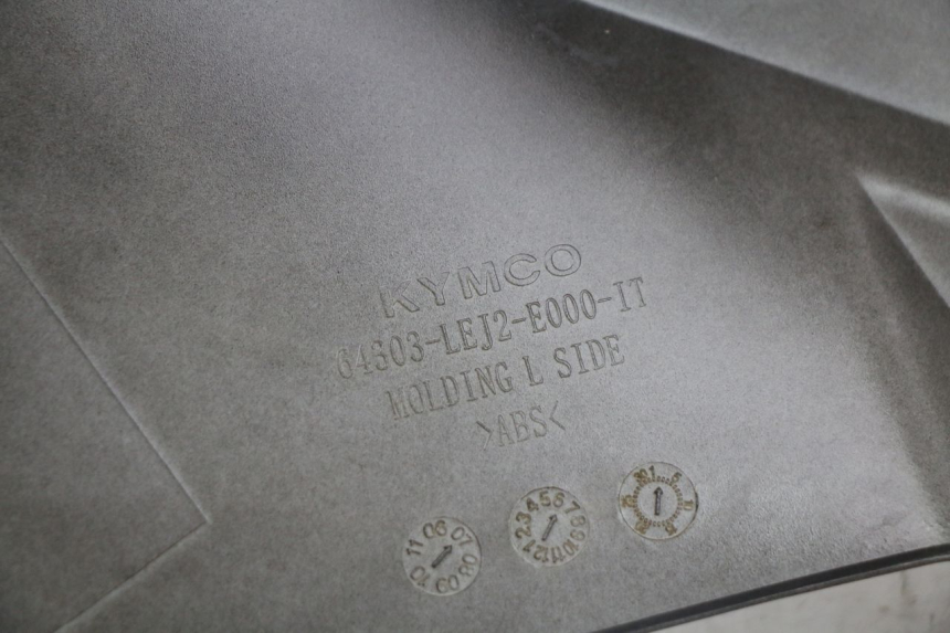 photo de FLANC LATERAL AVANT DROIT KYMCO SUPER 8 125 (2008 - 2015) - État de surface