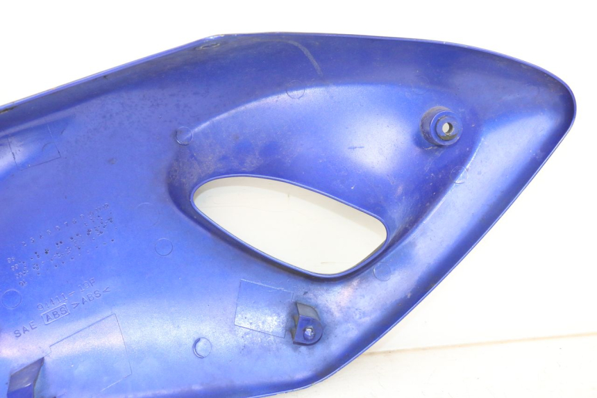 photo de FLANC LATERAL AVANT DROIT SUZUKI SV S 650 (1999 - 2002) - Autre angle de vue