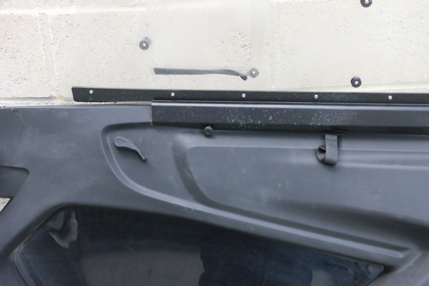 photo de FLANC LATERAL AVANT DROIT RENAULT TWIZY 45 (2012 - 2019) - Détails caractéristiques