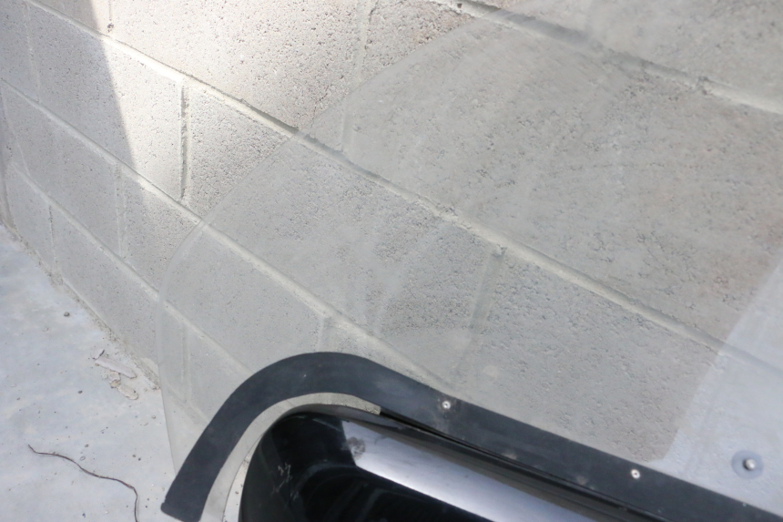 photo de FLANC LATERAL AVANT DROIT RENAULT TWIZY 45 (2012 - 2019) - État de surface
