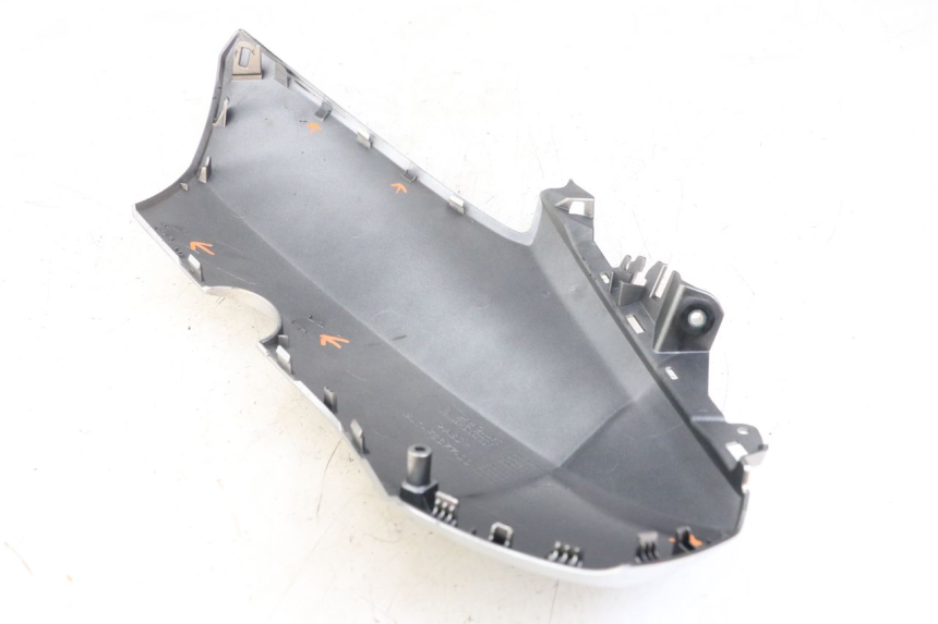 photo de FLANC LATERAL AVANT DROIT YAMAHA XMAX X-MAX ABS 125 (2017 - 2020) - Zoom état d’usage