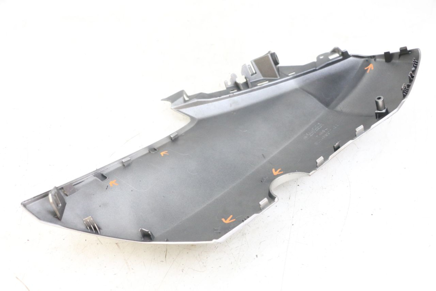 photo de FLANC LATERAL AVANT DROIT YAMAHA XMAX X-MAX ABS 125 (2017 - 2020) - Vue d’ensemble