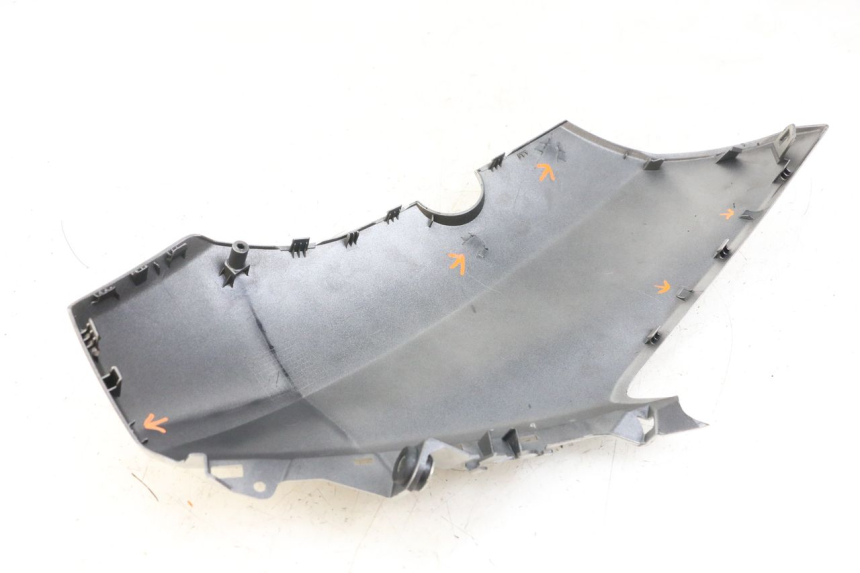 photo de FLANC LATERAL AVANT DROIT YAMAHA XMAX X-MAX ABS 125 (2017 - 2020) - Marquages et références