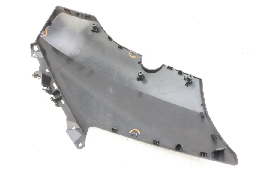 photo de FLANC LATERAL AVANT DROIT YAMAHA XMAX X-MAX 125 (2021 - 2025) - Zoom état d’usage