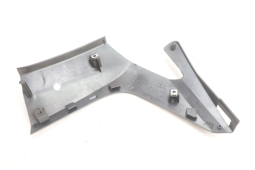 photo de FLANC LATERAL AVANT DROIT YAMAHA X-MAX XMAX 125 (2010 - 2013) - Autre angle de vue