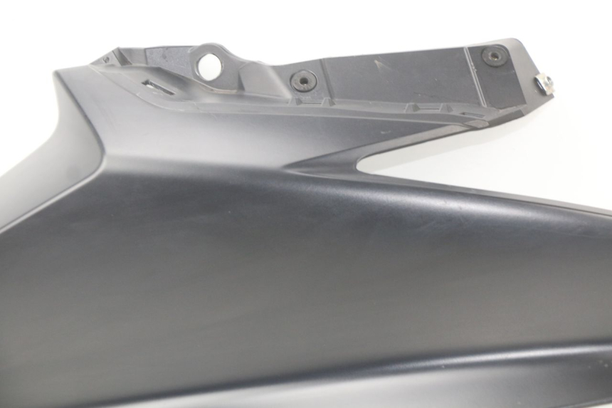 photo de FLANC LATERAL AVANT DROIT YAMAHA XP T-MAX TMAX 500 (2008 - 2012) - Points de fixation