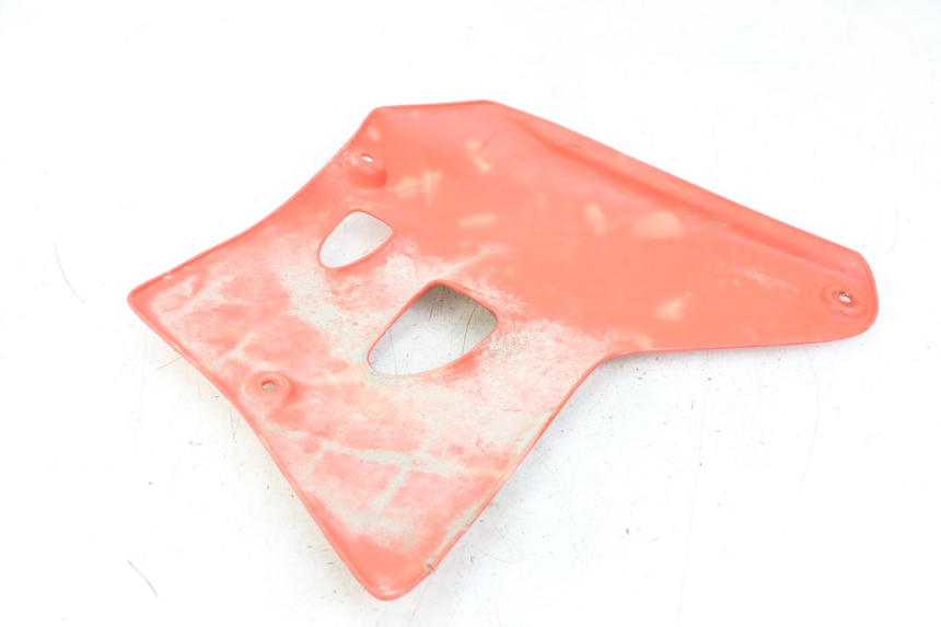 photo de FLANC LATERAL AVANT DROIT PEUGEOT XP6 50 (1997 - 2003) - Autre angle de vue