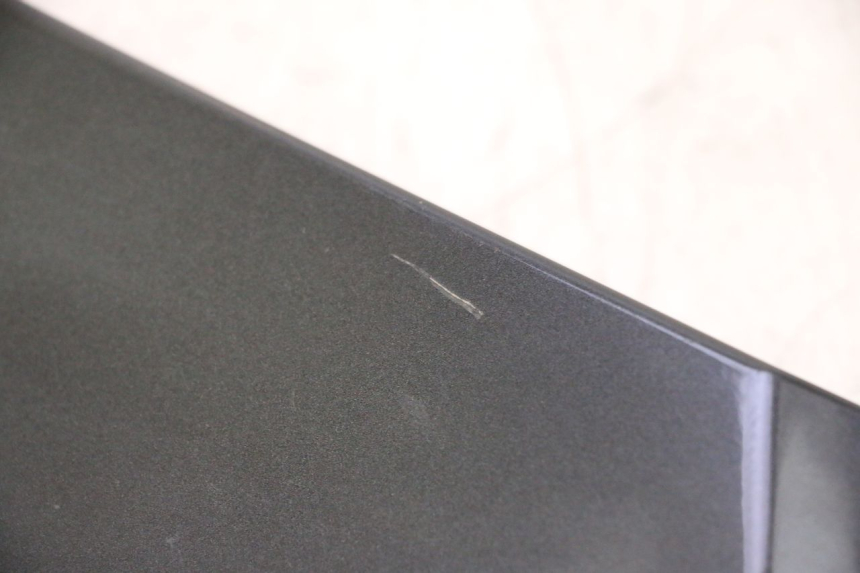 photo de FLANC LATERAL AVANT DROIT YAMAHA YZF R6 600 (2008 - 2009) - Vue rapprochée